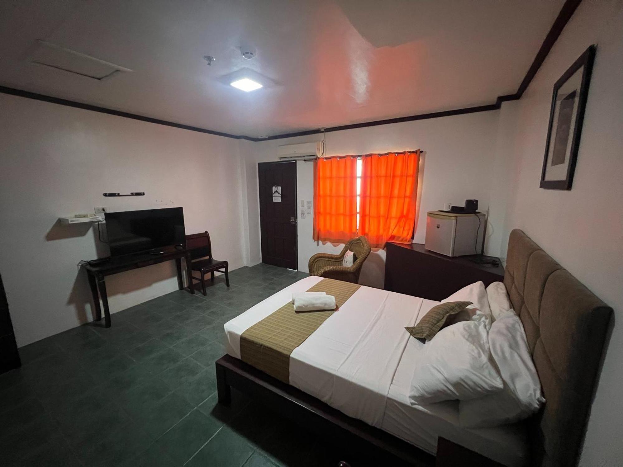 Subiza Beach Resort Olongapo Exterior foto