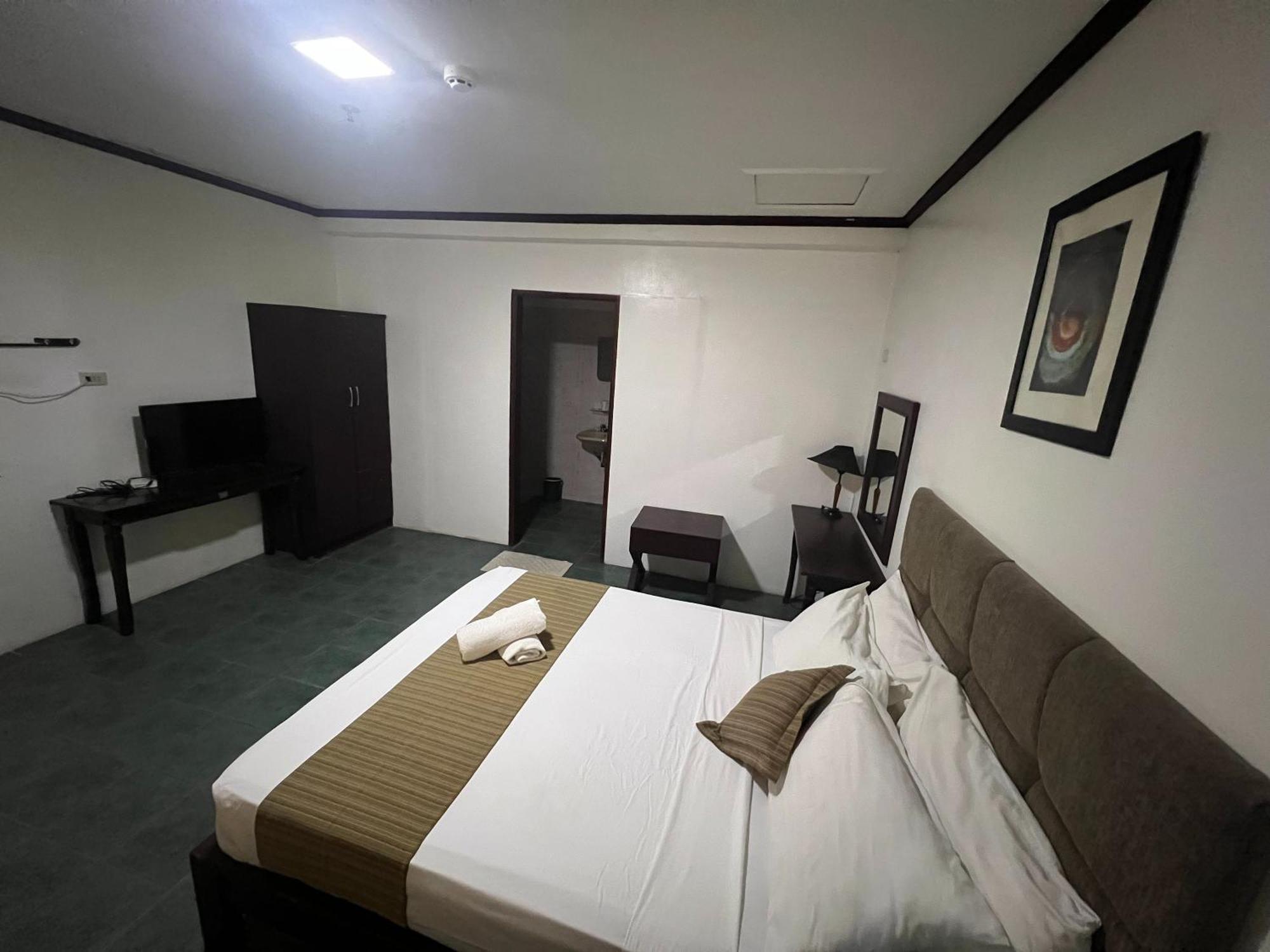 Subiza Beach Resort Olongapo Exterior foto