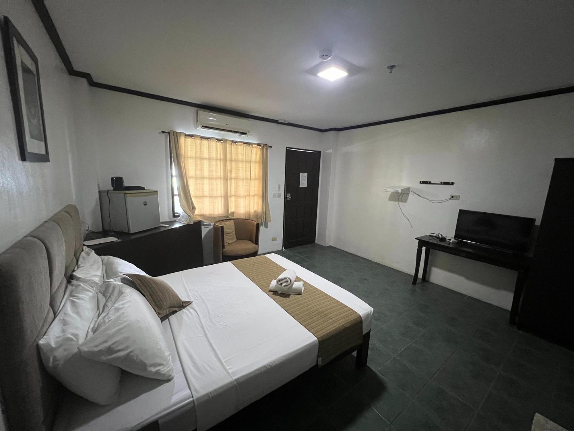 Subiza Beach Resort Olongapo Exterior foto