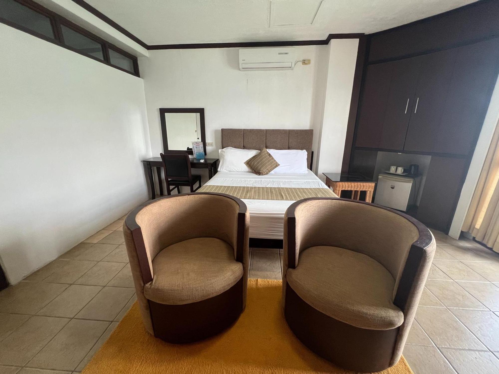 Subiza Beach Resort Olongapo Exterior foto