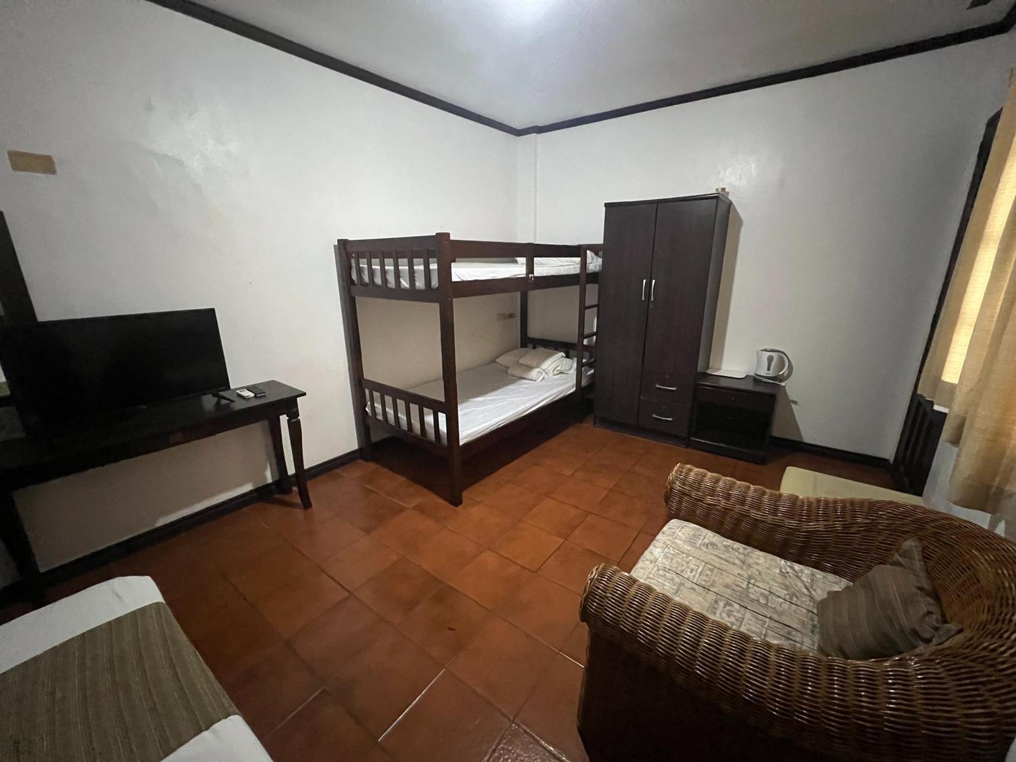Subiza Beach Resort Olongapo Exterior foto
